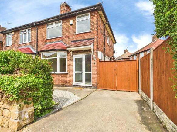 3 bed property, in Beech Avenue, £270,000