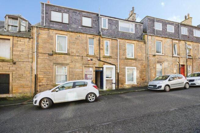 1 bed property, in Gladstone Street, £45,000