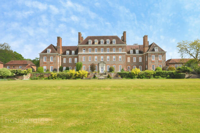 3 bed property, in Coach House Mews Great Maytham Hall, £525,000