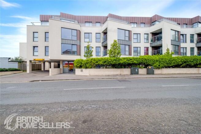 2 bed property, in South Street, £350,000