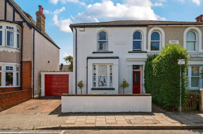 3 bed property, in Johnson Road, £600,000