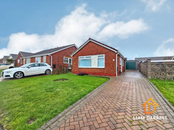 2 bed property, in Rimington Way, £185,000