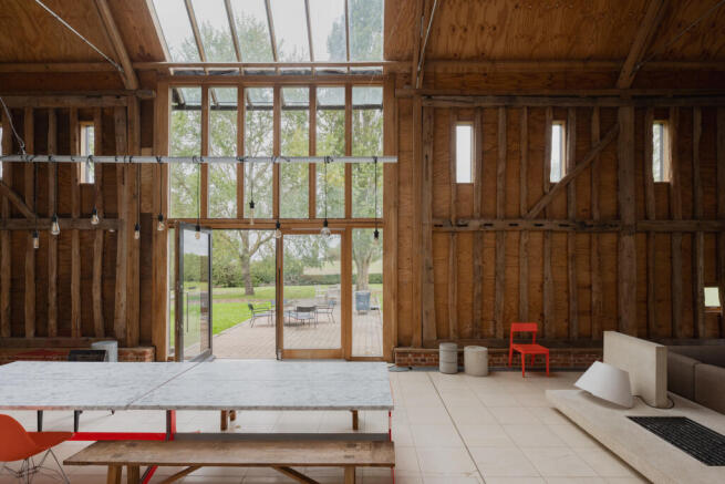 6 bed property, in The Old Barn, £1,495,000