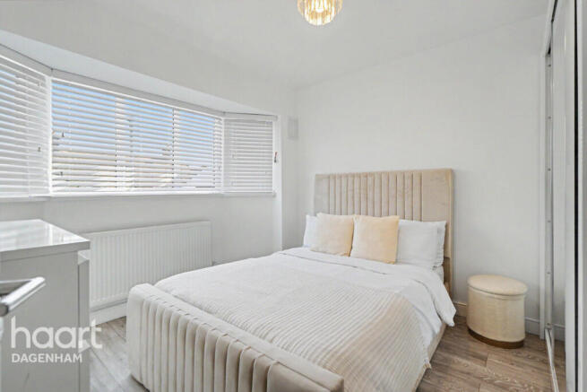 3 bed property, in Sedgemoor Drive, £450,000