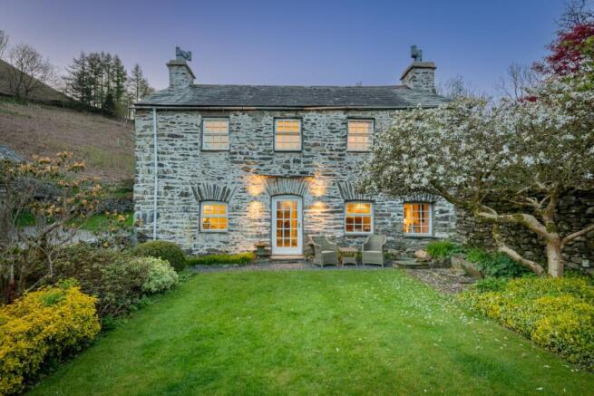 4 bed property, in Ball Hall, £1,000,000