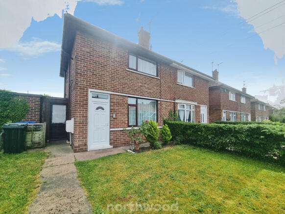 2 bed property, in Everingham Road, £145,000
