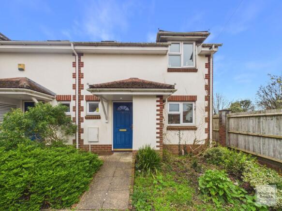 3 bed property, in Parham Close, £350,000