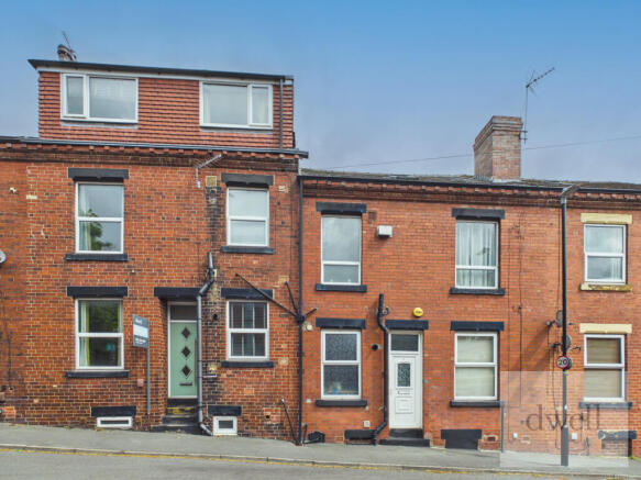3 bed property, in Henley Road, £186,000