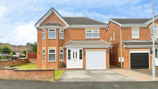 4 bed property, in Virginia Court, £468,500