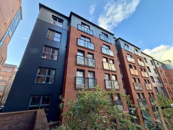1 bed property, in Upper Allen Street, £59,000