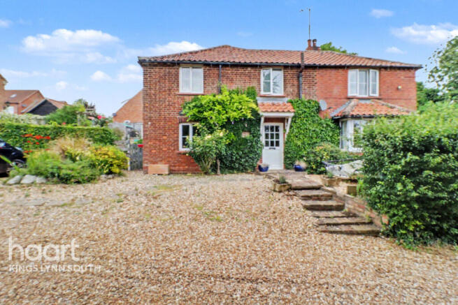 3 bed property, in Ringstead Road, £435,000