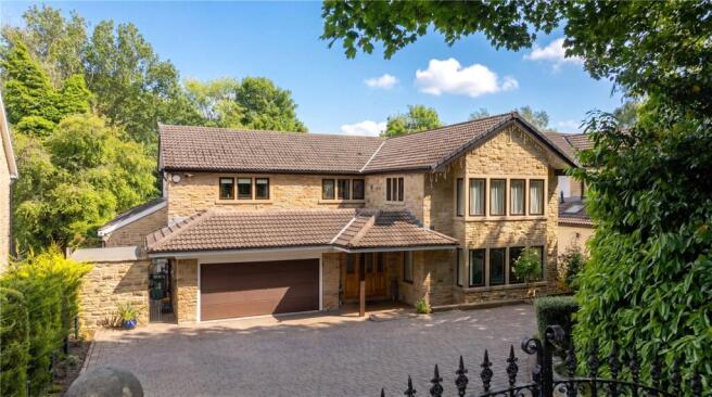 4 bed property, in Park Avenue, £1,600,000