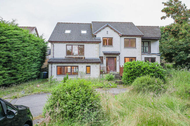 7 bed property, in 8 Redwood Crescent, £250,000
