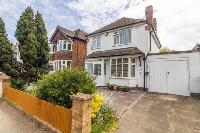 3 bed property, in Goodwood Road, £385,000