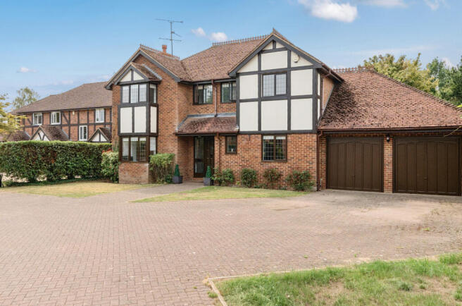 5 bed property, in Arbor Meadows, £1,150,000