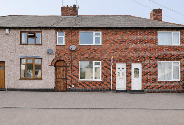 2 bed property, in Victor Crescent, £190,000