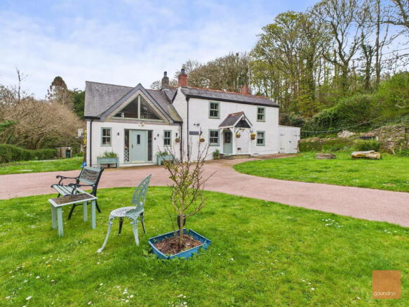 5 bed property, in Perrancoombe, £900,000