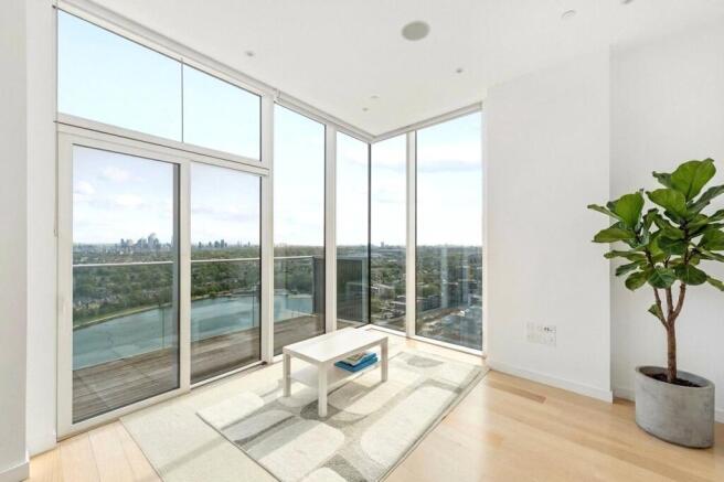 3 bed property, in Woodberry Grove, £1,200,000