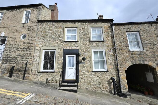 3 bed property, in Bargate, £300,000