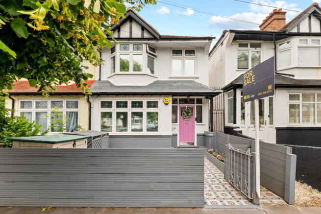 3 bed property, in Davidson Road, £460,000