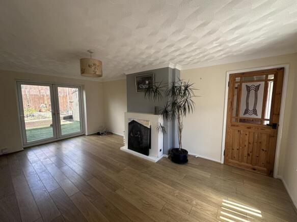 3 bed property, in Laurel Place, £200,000