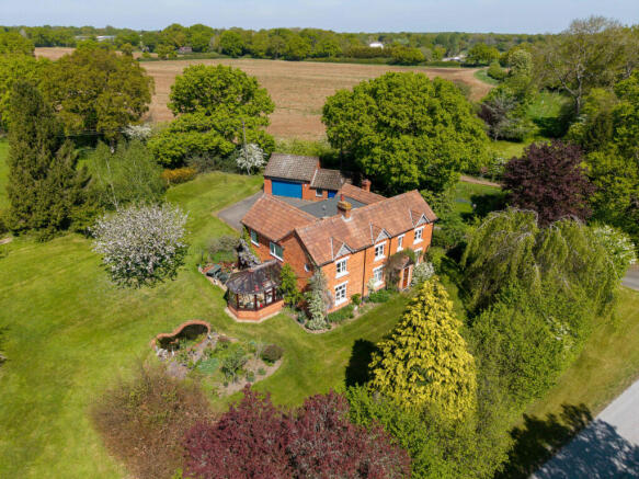 6 bed property, in Beoley Lane, £950,000