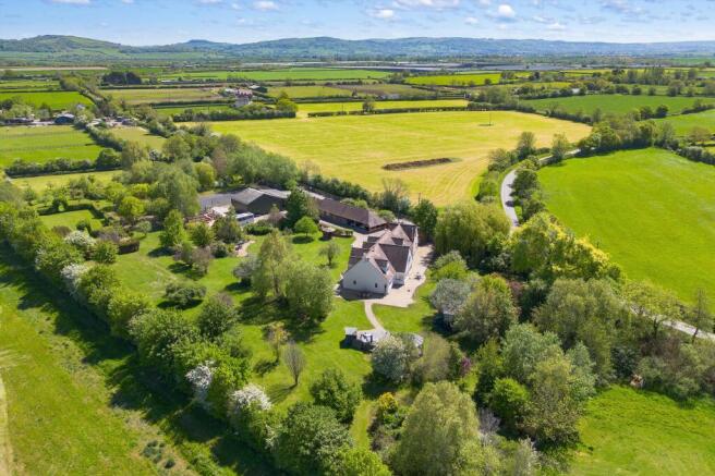 6 bed property, in Fiddington, £1,600,000