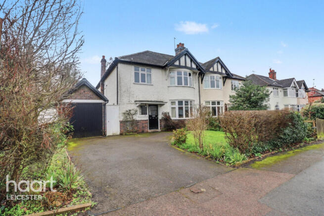 4 bed property, in Shanklin Drive, £475,000
