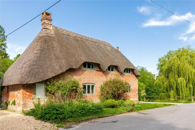 5 bed property, in Wilton, £650,000