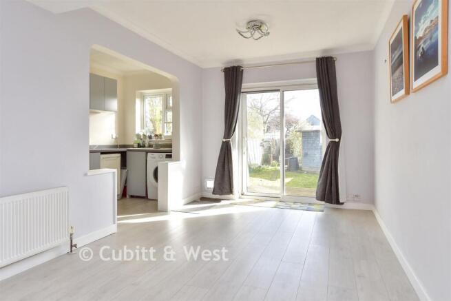 3 bed property, in The Broadway, £325,000