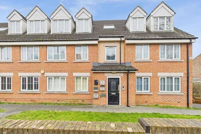 2 bed property, in 96, £70,000