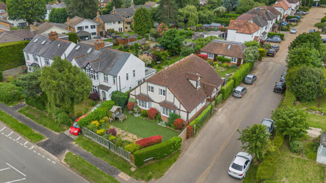 4 bed property, in Dunstable Road, £1,150,000