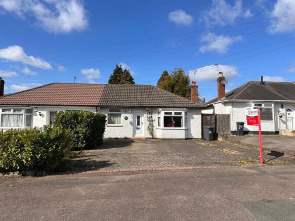 2 bed property, in Stanley Drive, £225,000