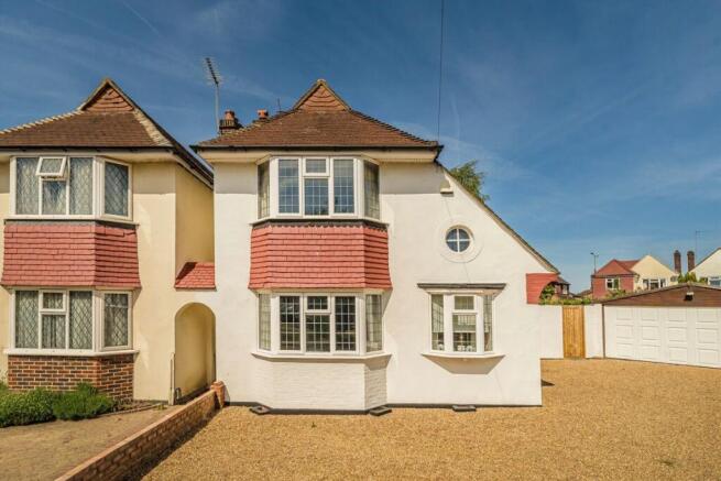 2 bed property, in Canford Gardens, £725,000