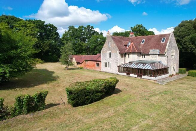 8 bed property, in Twiggs Lane, £2,000,000