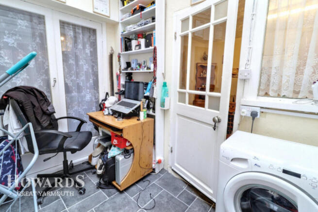 3 bed property, in Nelson Road Central, £110,000