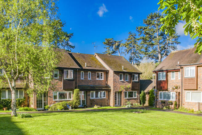 3 bed property, in 19 The Birches, £550,000