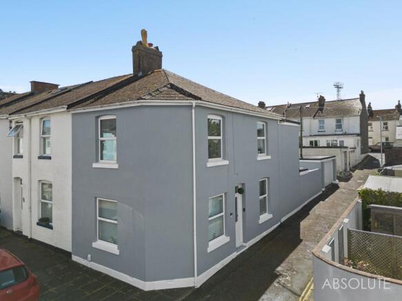 3 bed property, in St. Edmunds Road, £245,000