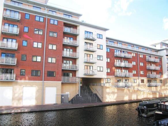 2 bed property, in Browning Street, £210,000