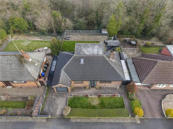 4 bed property, in Rivermead Road, £450,000