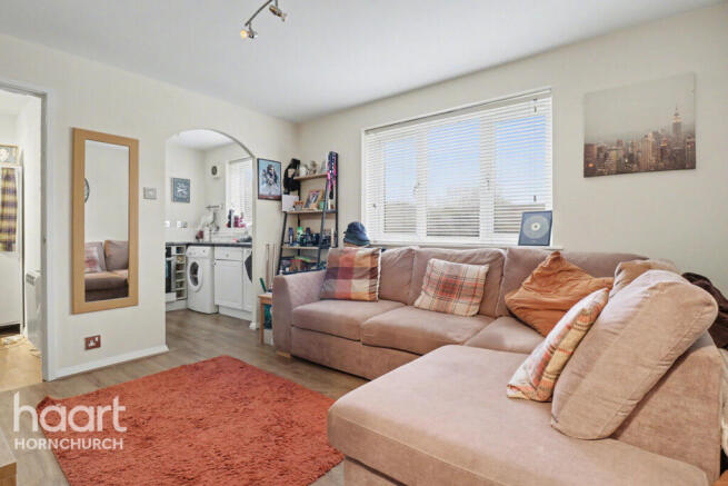 1 bed property, in 29 Naunton Way, £200,000