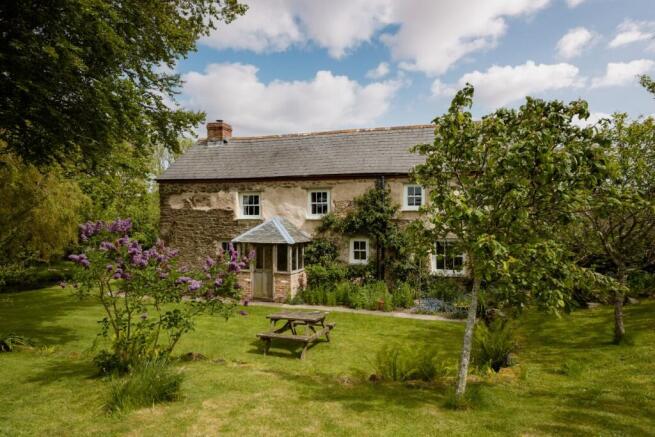 3 bed property, in St Martin, £750,000