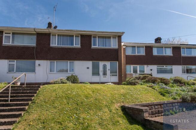 2 bed property, in Woodwater Lane, £240,000