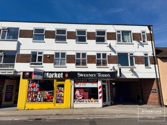 2 bed property, in Bargates, £110,000