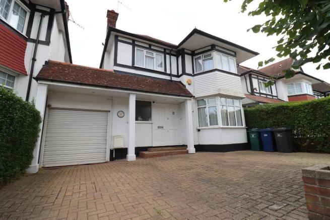 4 bed property, in Hillcrest Avenue, £999,950