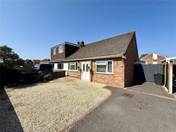 3 bed property, in Rosewood Close, £299,950