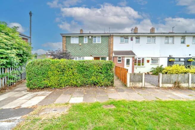 3 bed property, in Hadley Way, £200,000