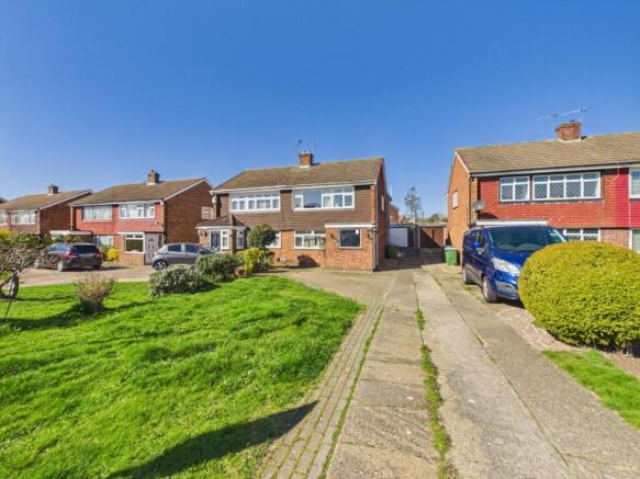 3 bed property, in Harman Drive, £475,000