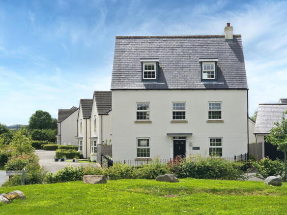 5 bed property, in Willsworthy Drive, £625,000