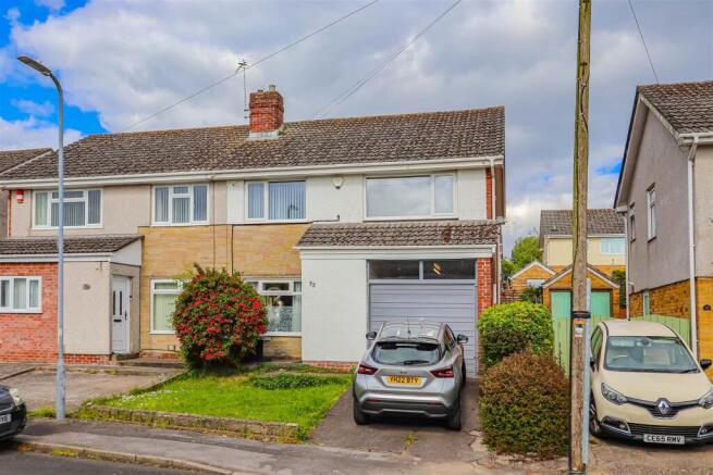 3 bed property, in Glen Mavis Way, £290,000